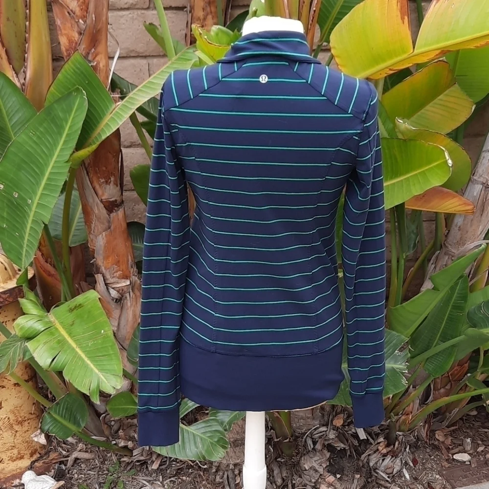 Lululemon Nice Asana Jacket slalom stripe inkwell navy green 8